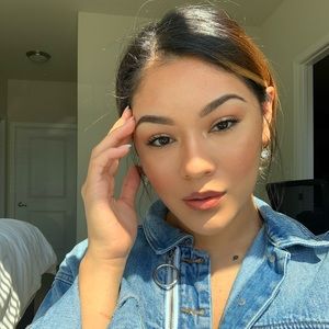 Meet your Posher, Yenessis